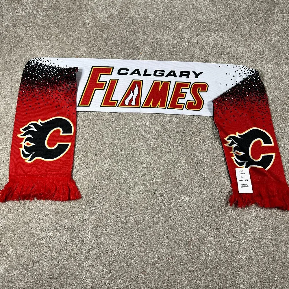 Reebok Unisex OSFA Red White Winter Fringe Calgary Flames Ice Hockey Scarf NWT